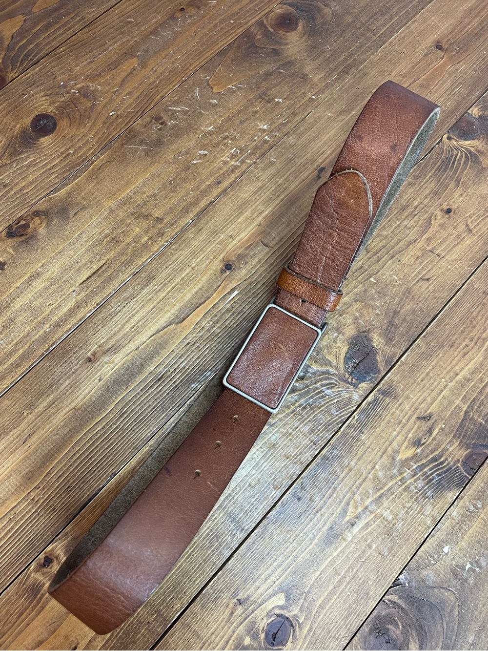 Tan brown leather belt with silvertone and leather buckle medium 34-36